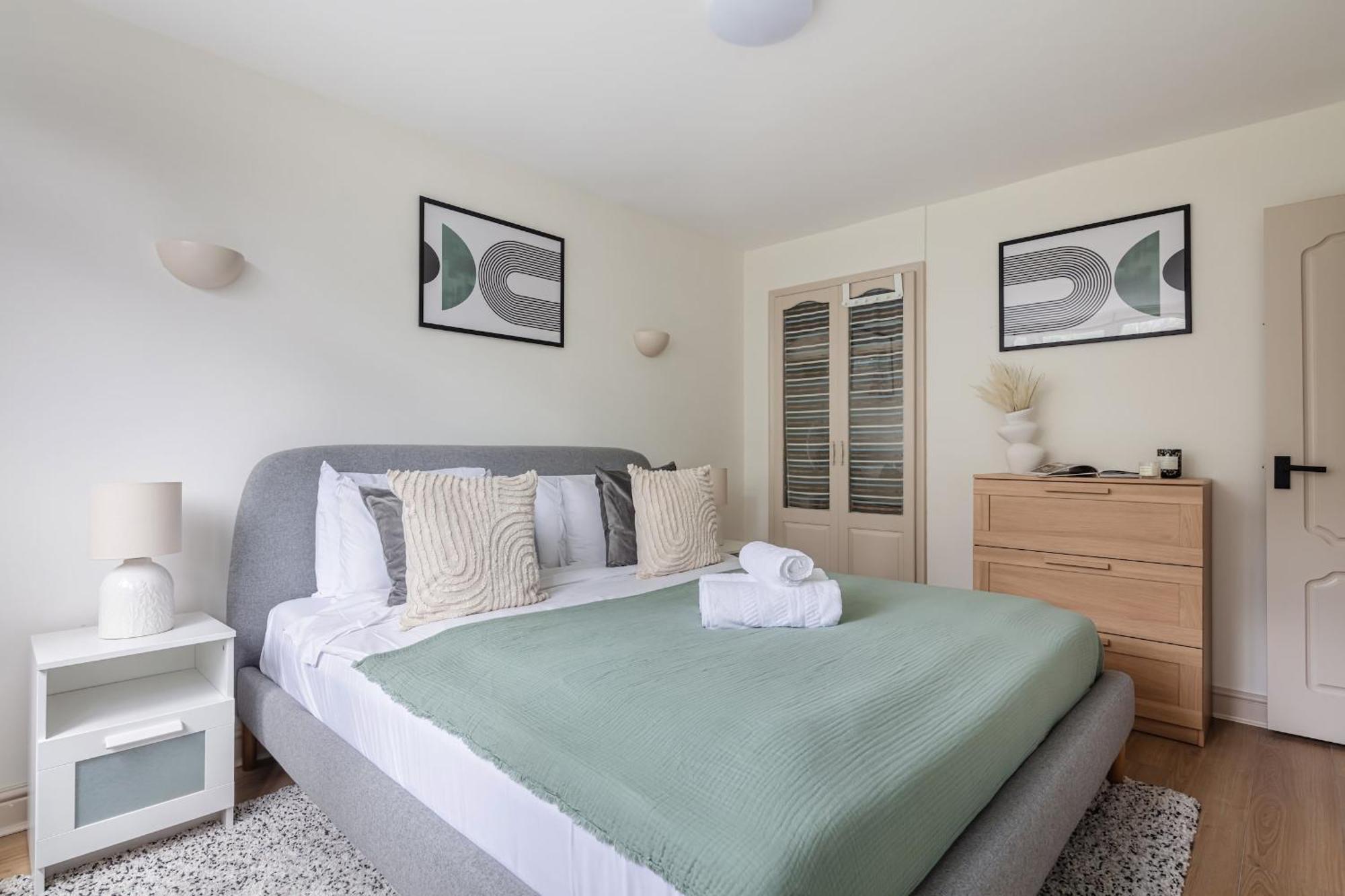River Thames & Tate Britain - 4br With Patio - Cityapartmentstay *