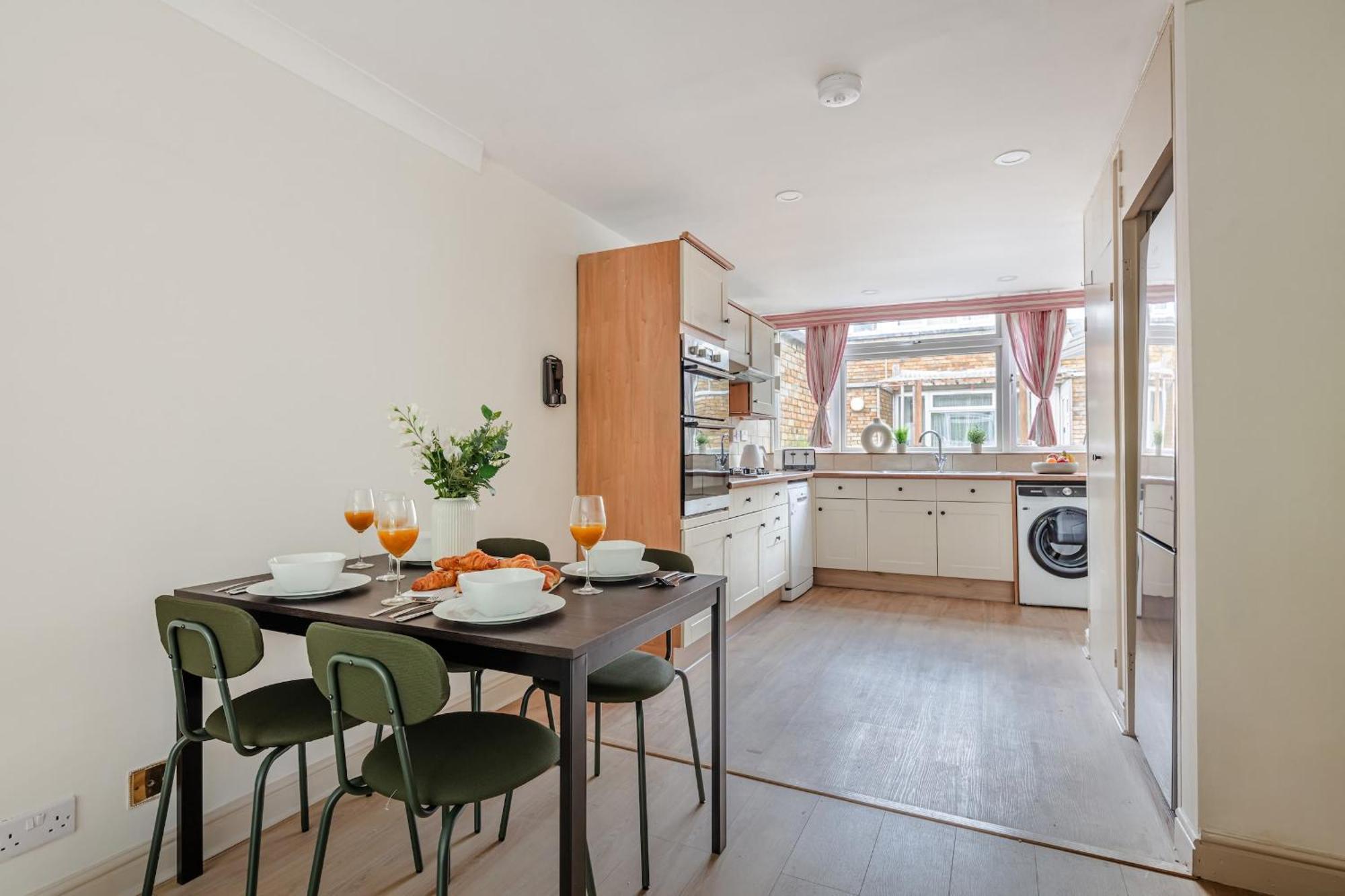 Apartamento River Thames & Tate Britain - 4br With Patio - Cityapartmentstay *